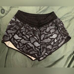 Lululemon tracker shorts